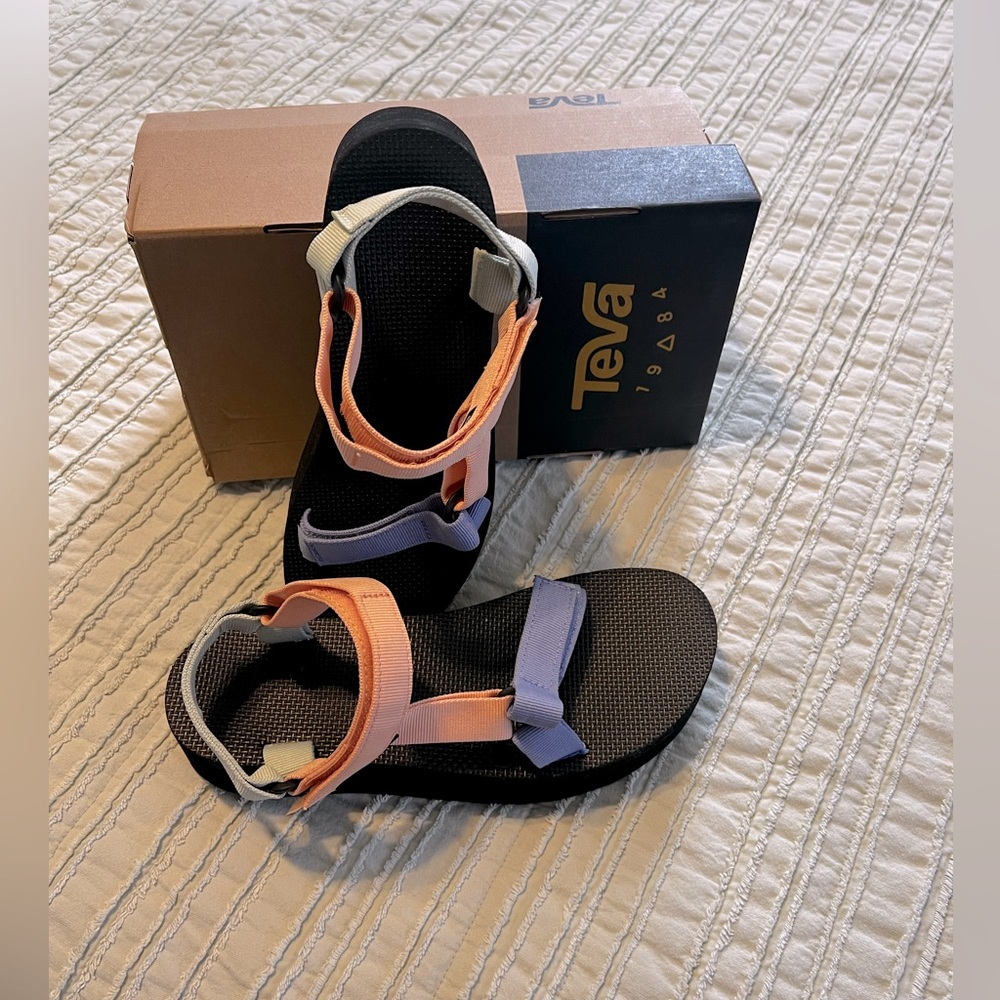 Teva platform sandal w10